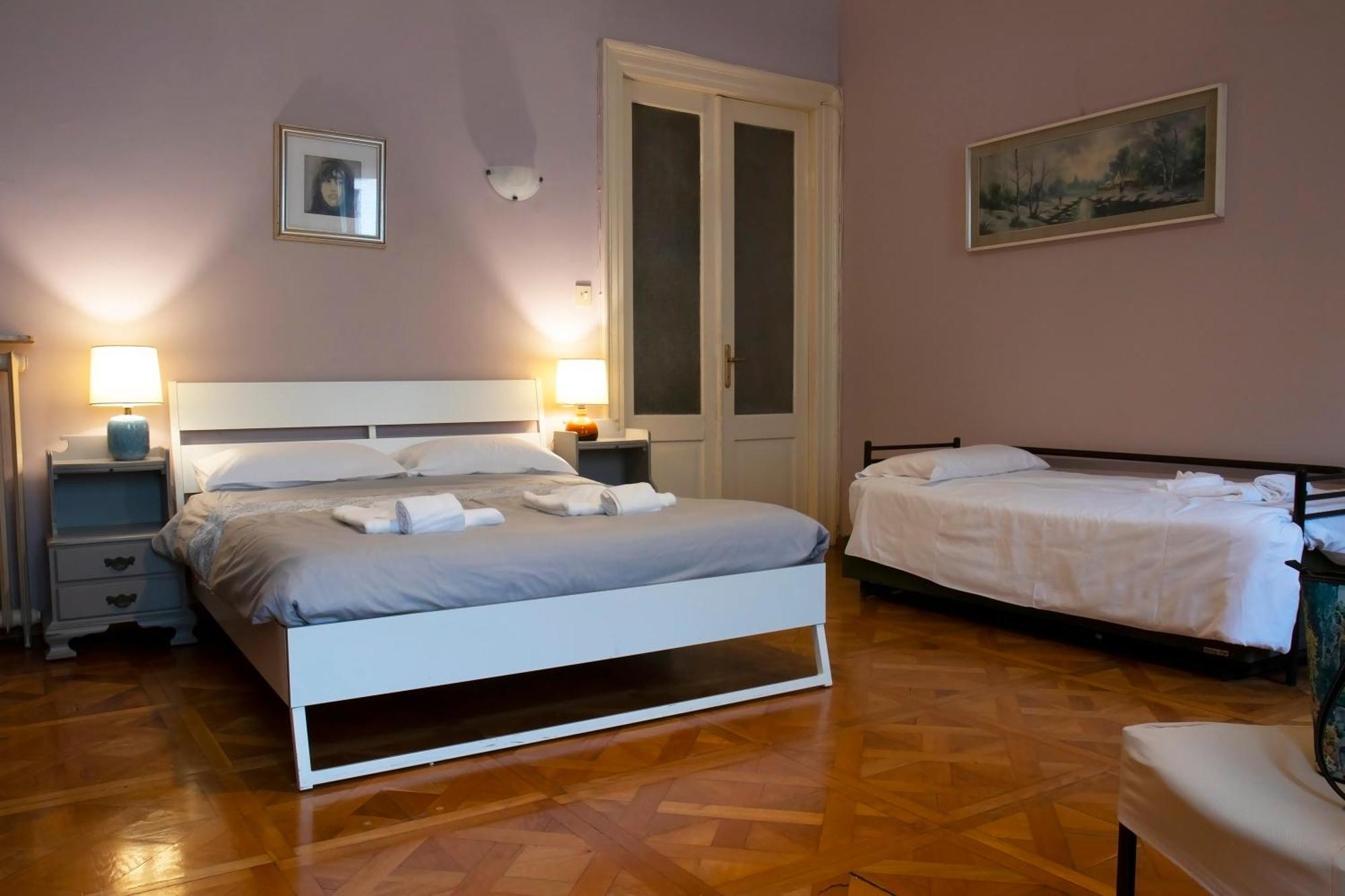La Casa Del Teatro - Hostel Trieste Exterior photo